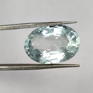 AQUAMARINE GEMSTONE ( 8.8 CT )