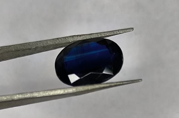 NATURAL KYANITE GEMSTONE (7.6 CT)