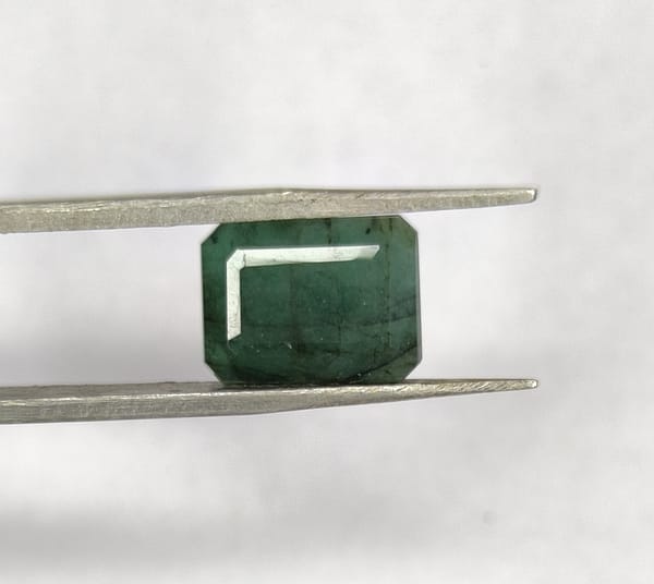 NATURAL  EMERALD (4.47 CT)