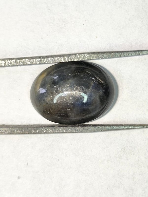 GREY SAPPHIRE  (11.79 CTS)