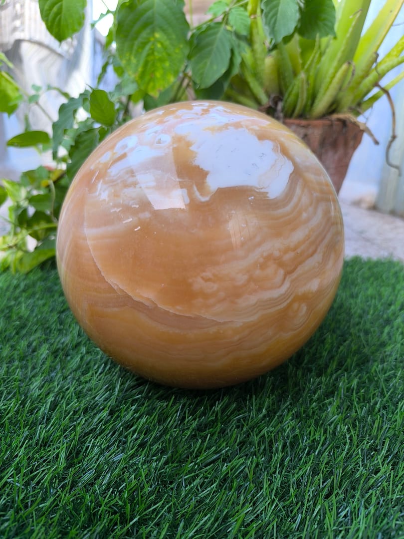 YELLOW CALCITE SPHERE (5.2 KG 6 INCH) - Image 5