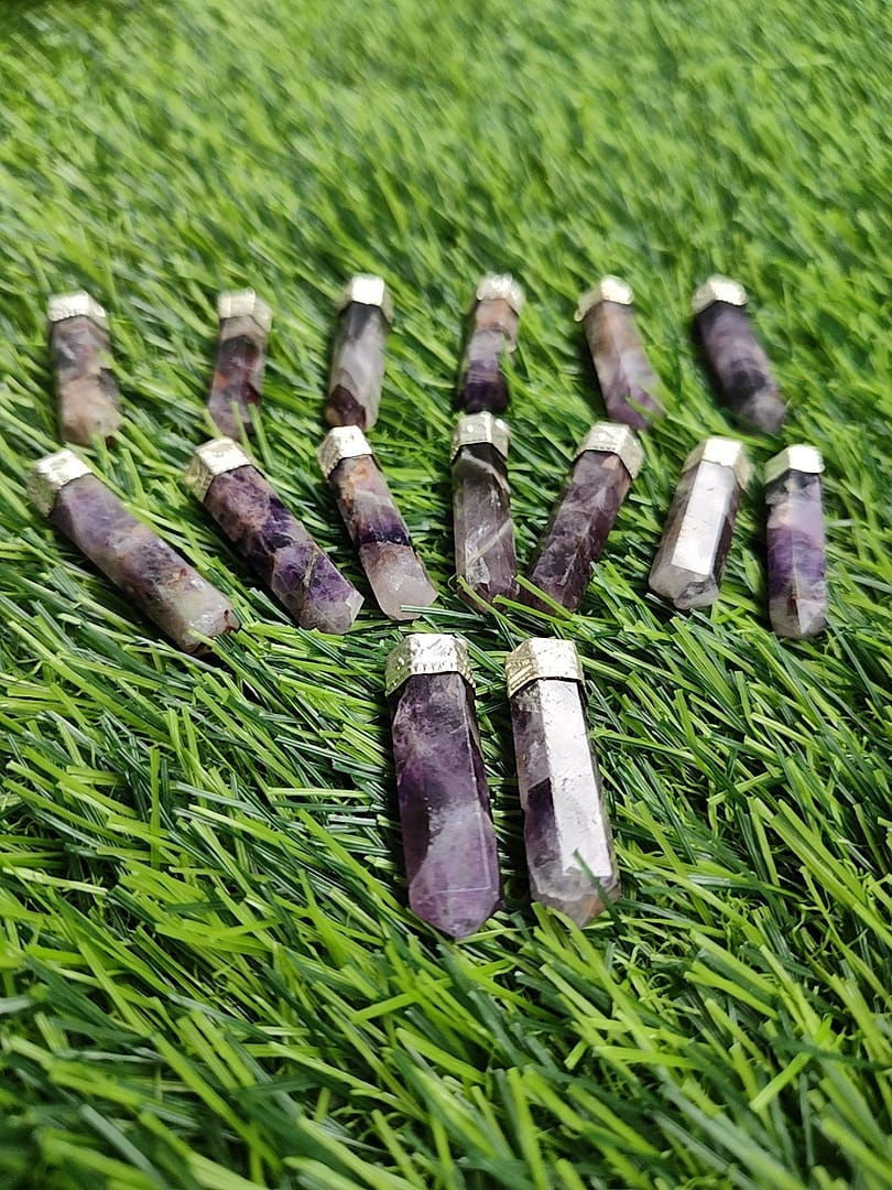 NATURAL AMETHYST PENCIL PENDANT - Image 2